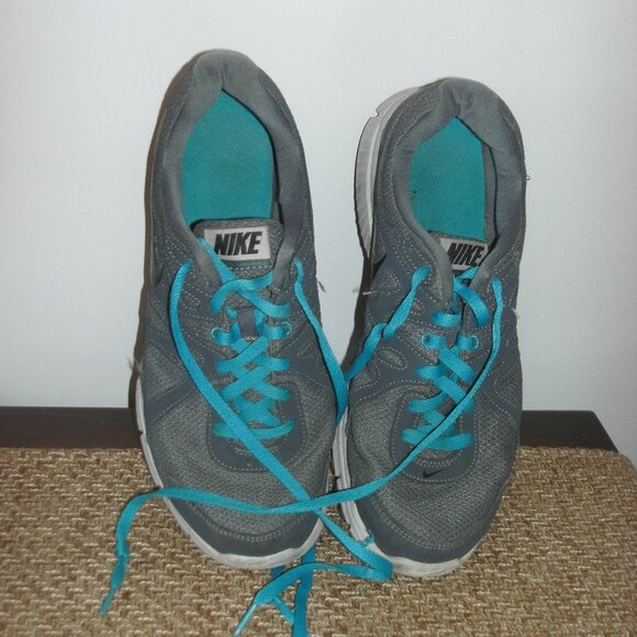 Nike Shoes Revolution 2 Grey Black Athletic Sneakers 554953-003 men size 12 - Picture 3 of 5